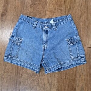 Vintage Levis L2 Classic Blue Denim Wash Distressed Cargo Shorts. 90s Y2k